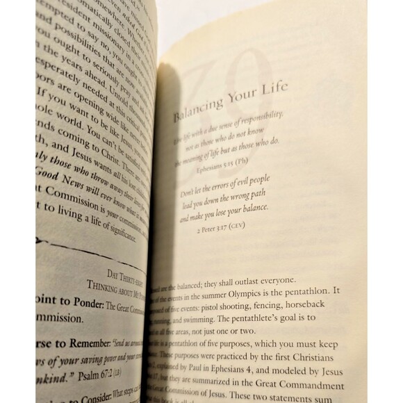 The Purpose Driven Life by Rick Warren a paperback book - Picture 5 of 10